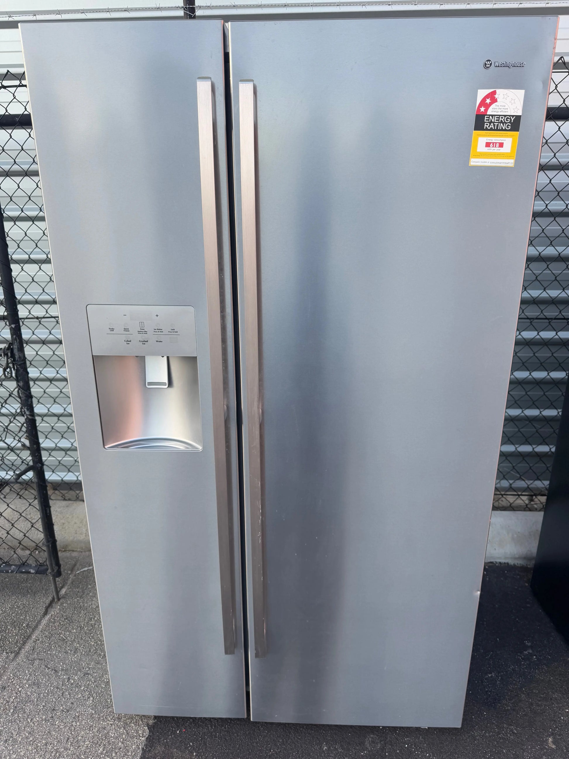 Westinghouse 680 litres fridge freezer | PERTH