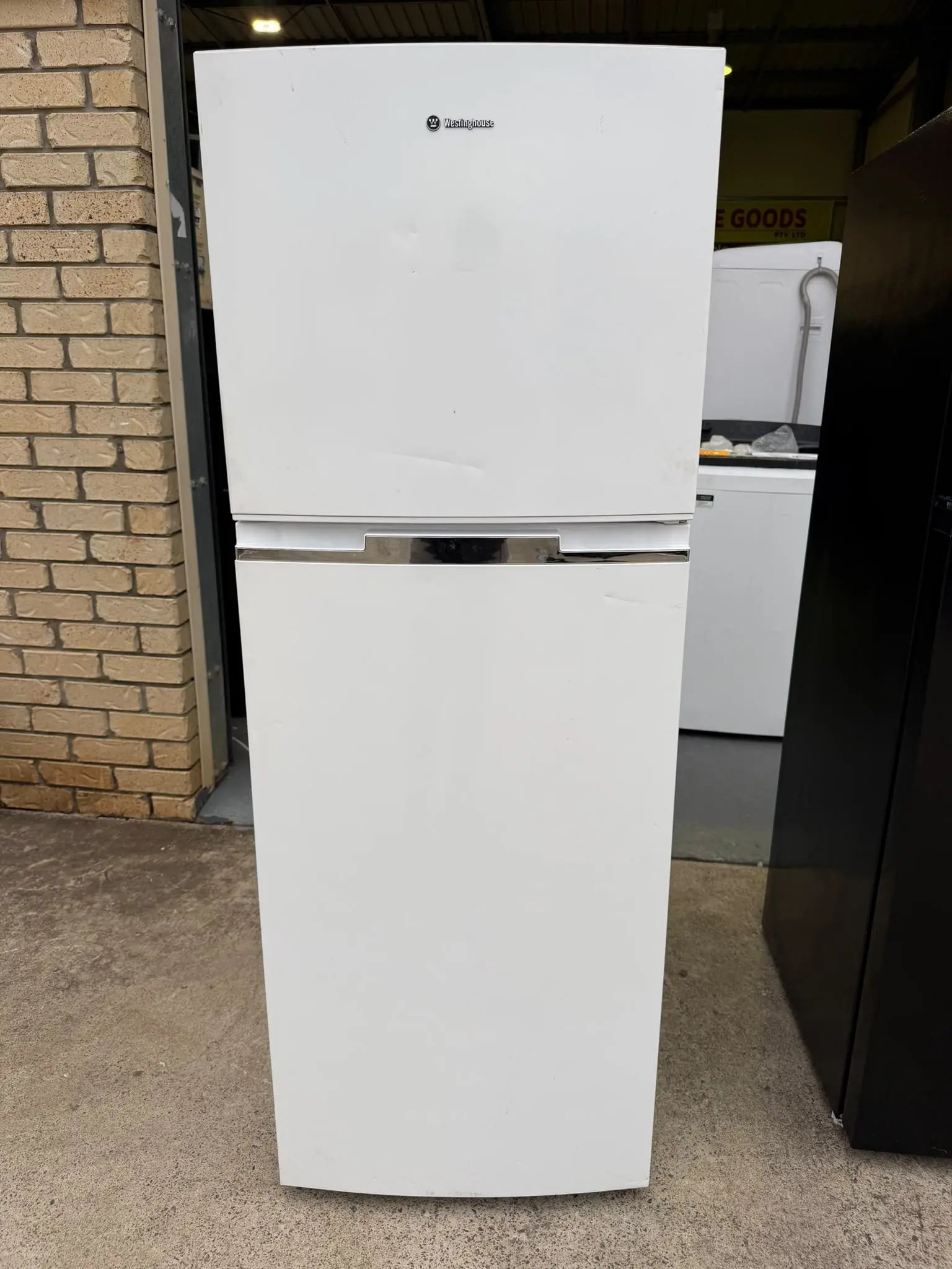 Westinghouse WTB3400WG 339L Frost-Free Top Mount Fridge Freezer – Refurbished | BRISBANE