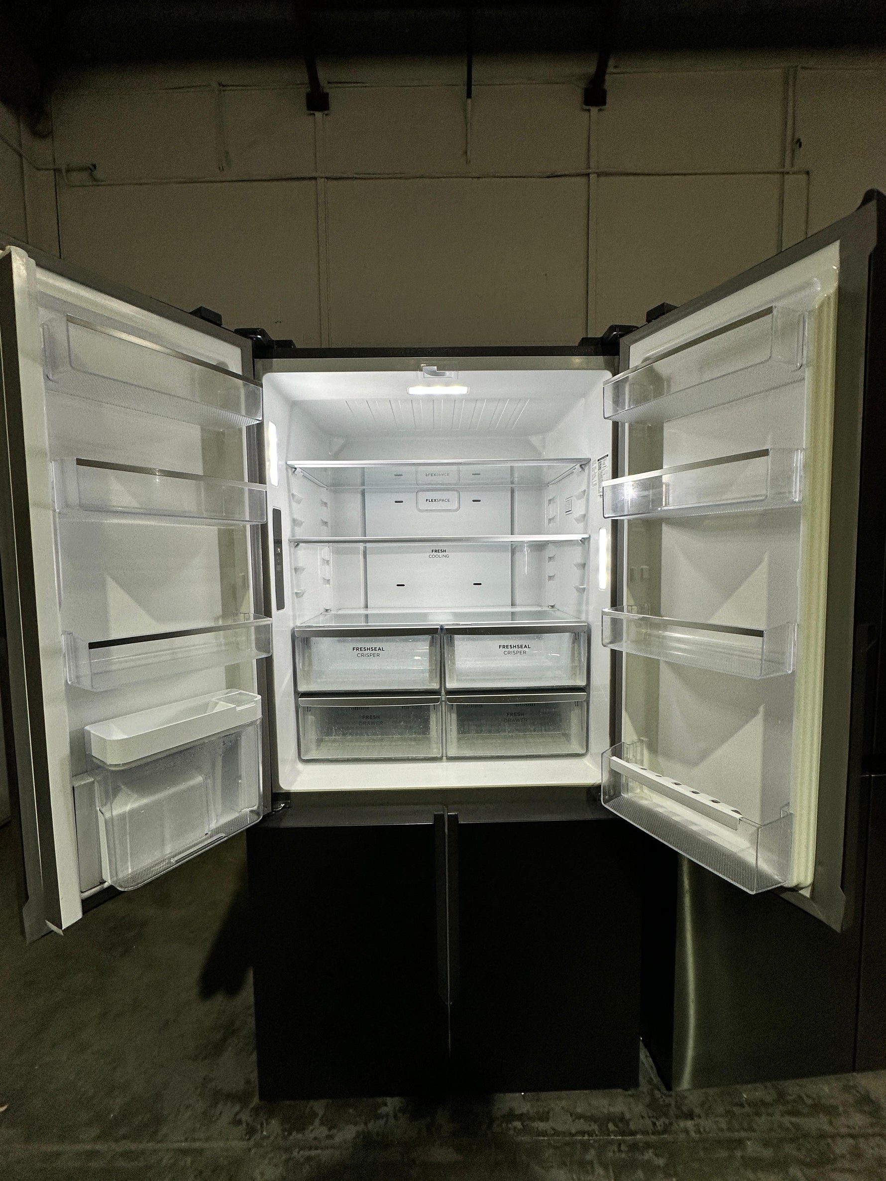 Westinghouse 564L Quad Door Fridge Freezer – Refurbished