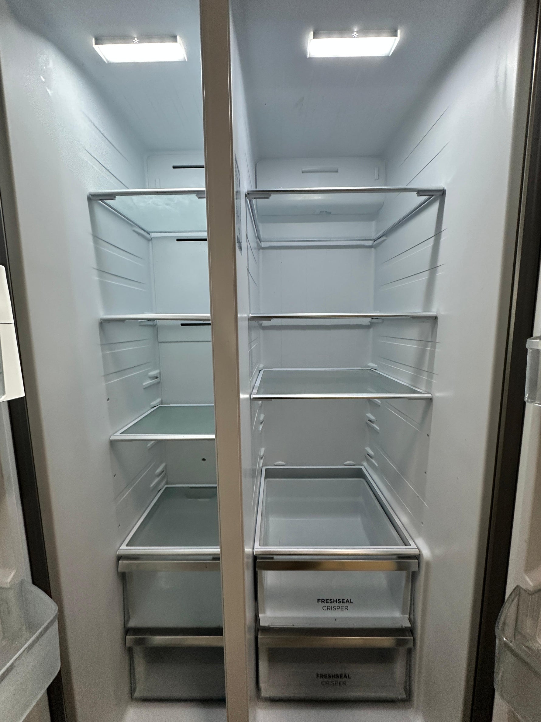 Westinghouse 624L Side by Side Fridge Freezer – Refurbished