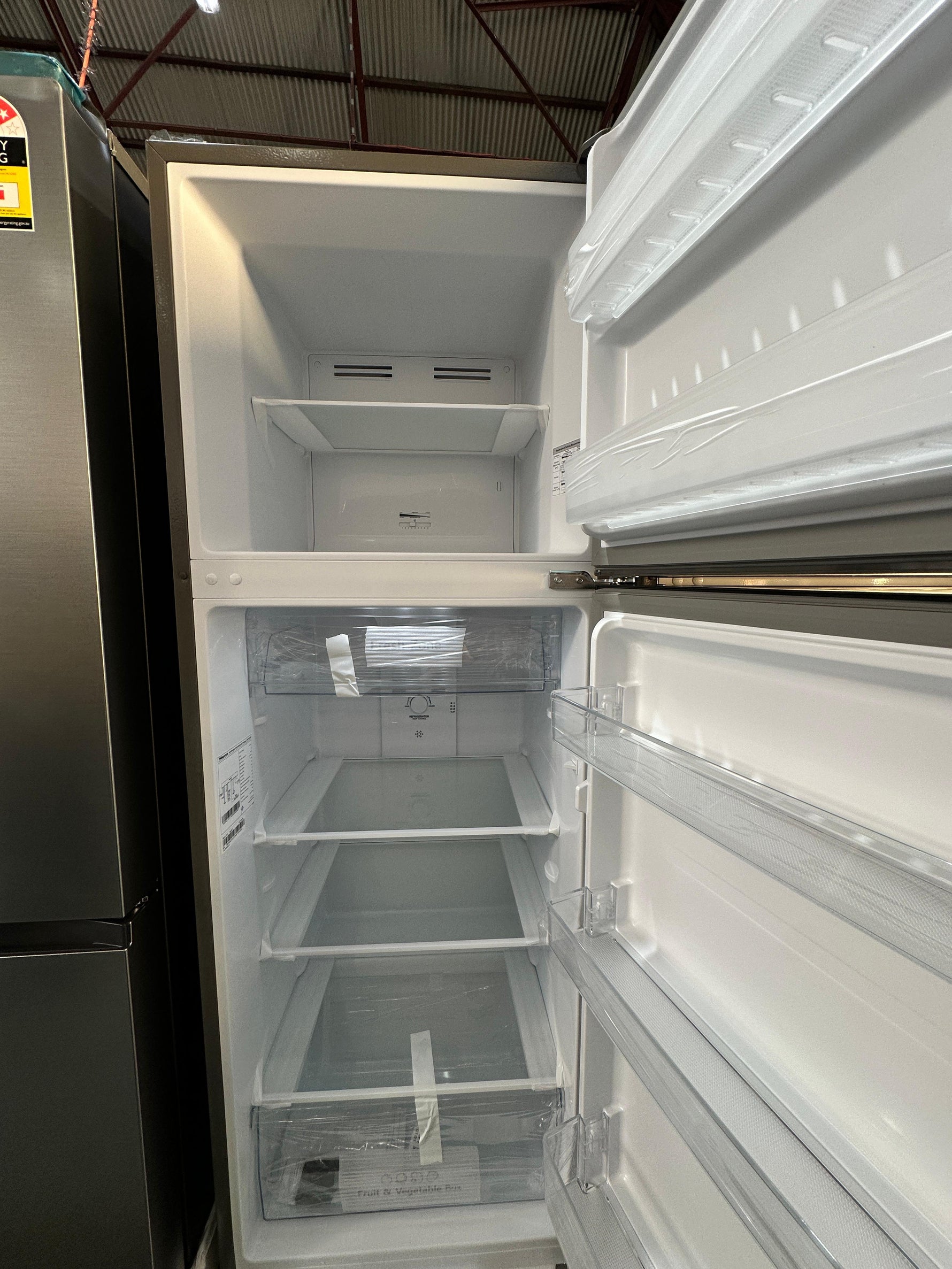 Hisense 326 Litre Top Mount Fridge Freezer – Factory Seconds