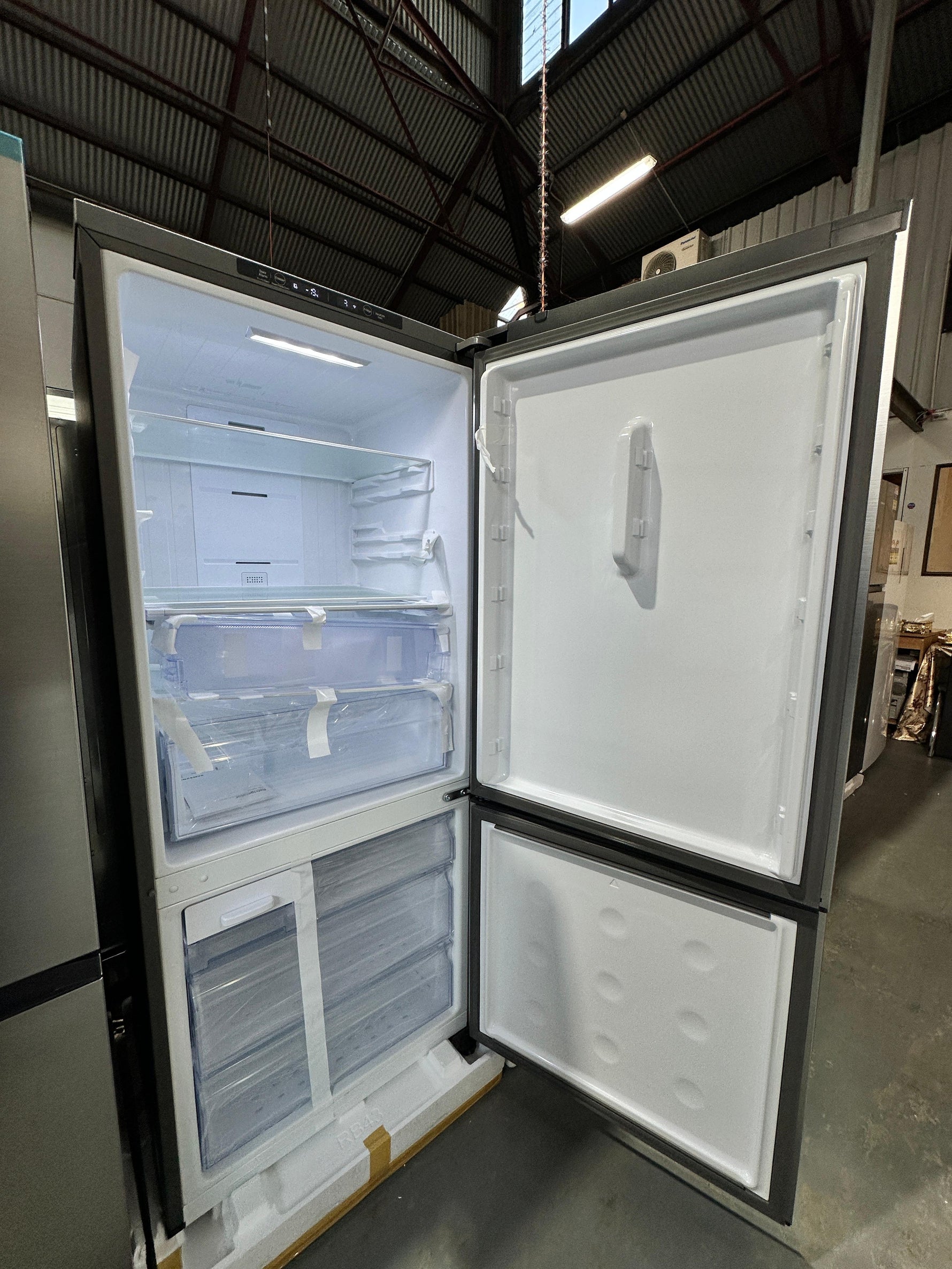 Samsung 427L Bottom Mount Fridge Freezer – Factory Seconds