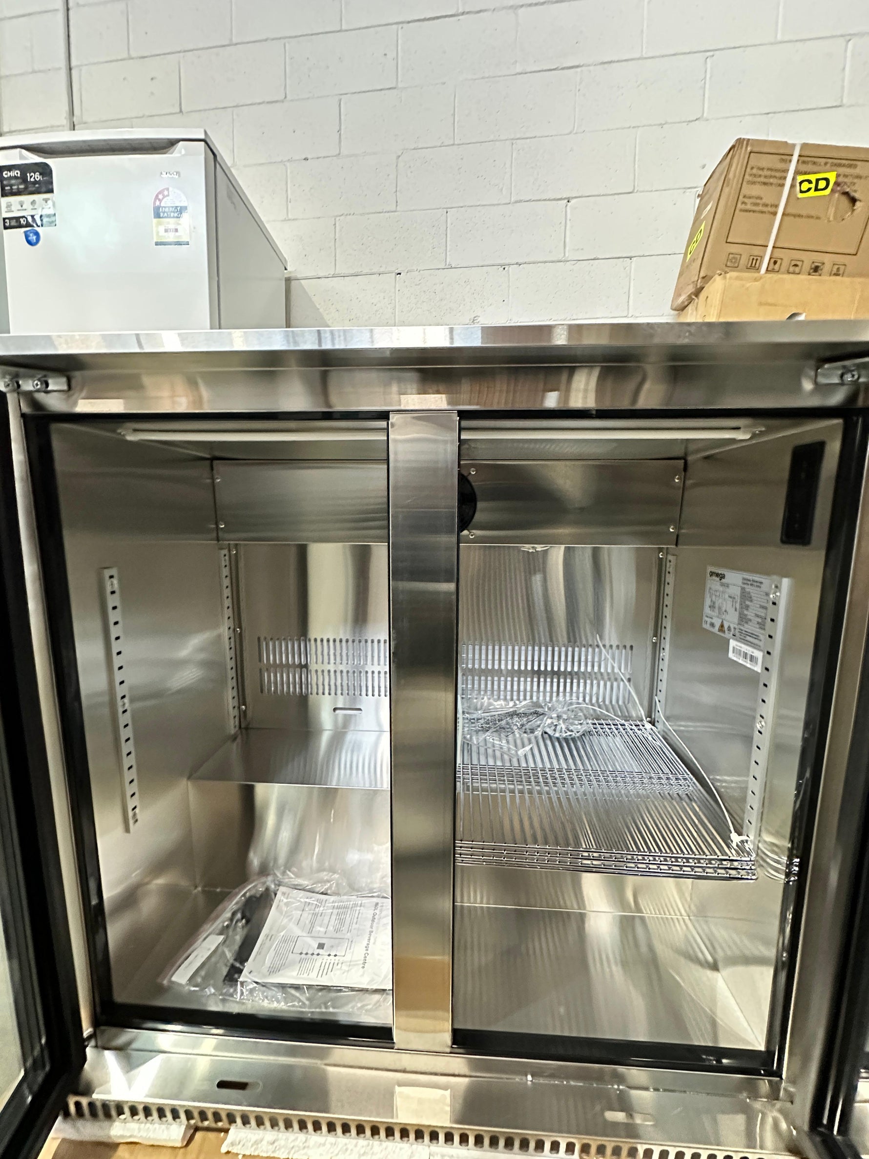 Omega 190L Outdoor Beverage Centre – Factory Seconds