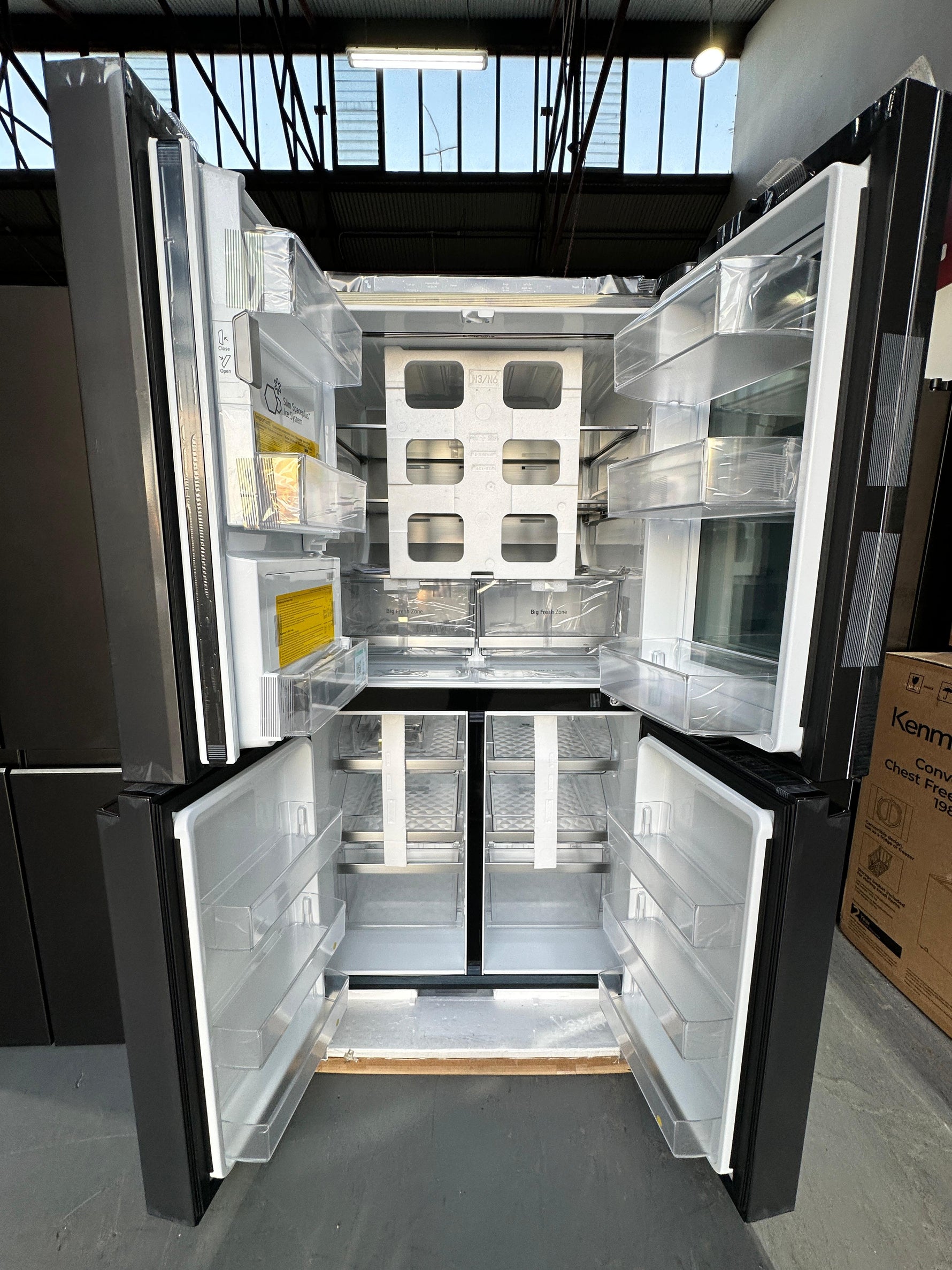 LG 847L InstaView Quad Door Fridge Freezer – Factory Seconds