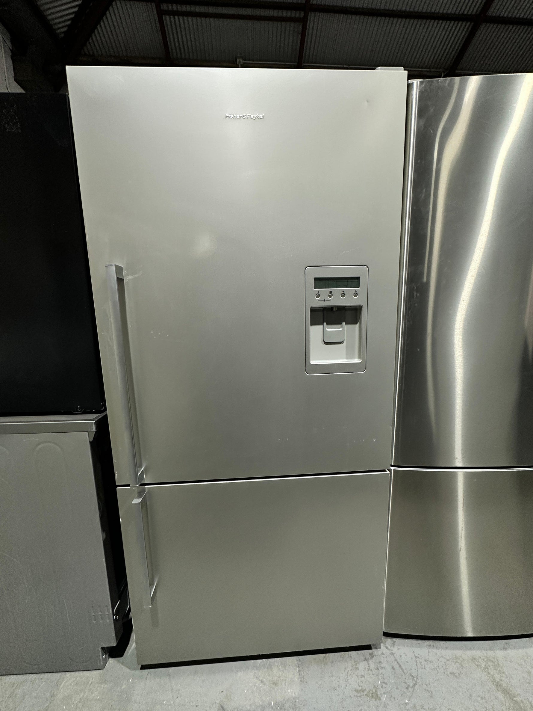 Fisher & Paykel 519L Bottom Mount Fridge Freezer – Refurbished