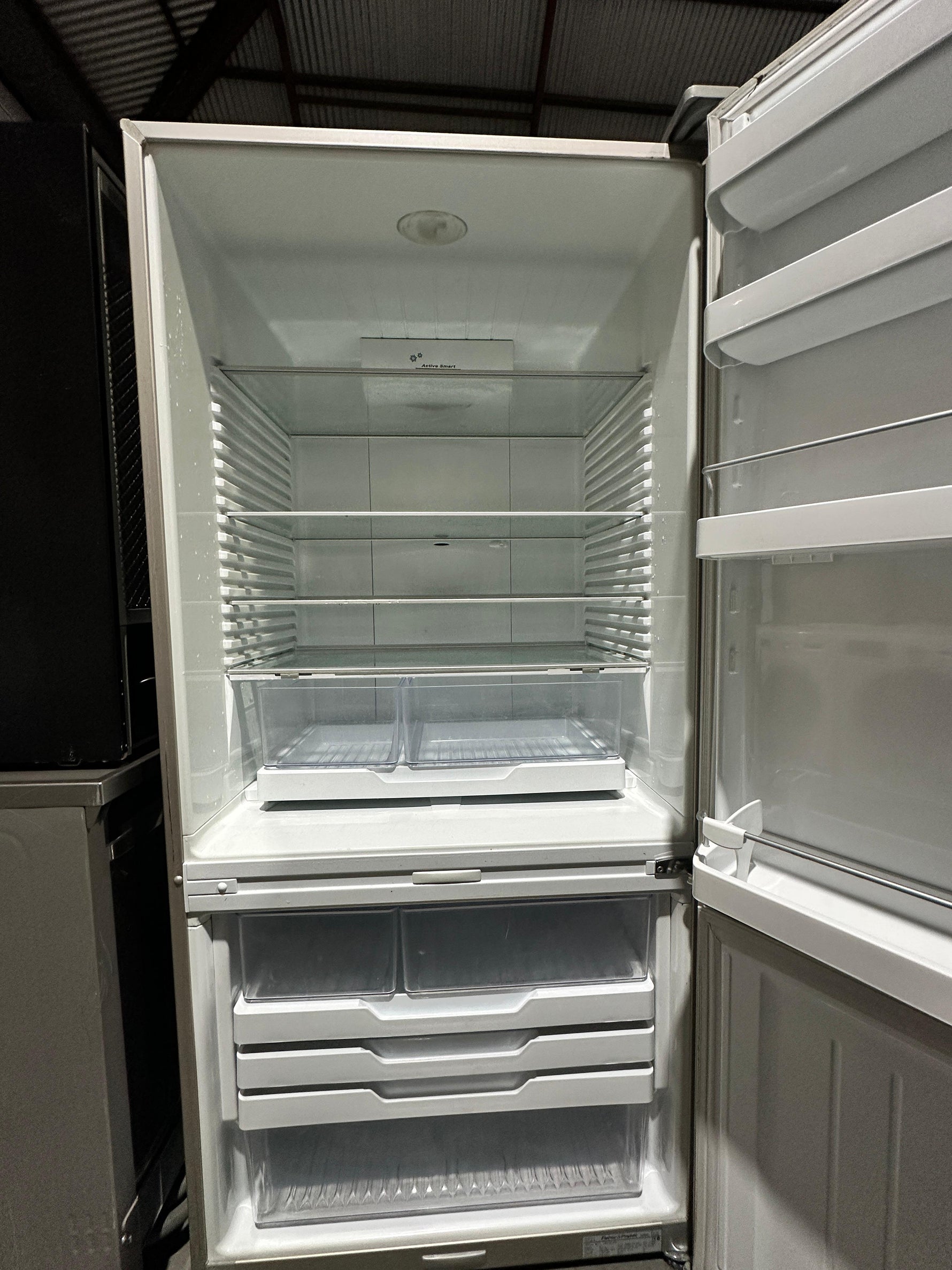Fisher & Paykel 519L Bottom Mount Fridge Freezer – Refurbished