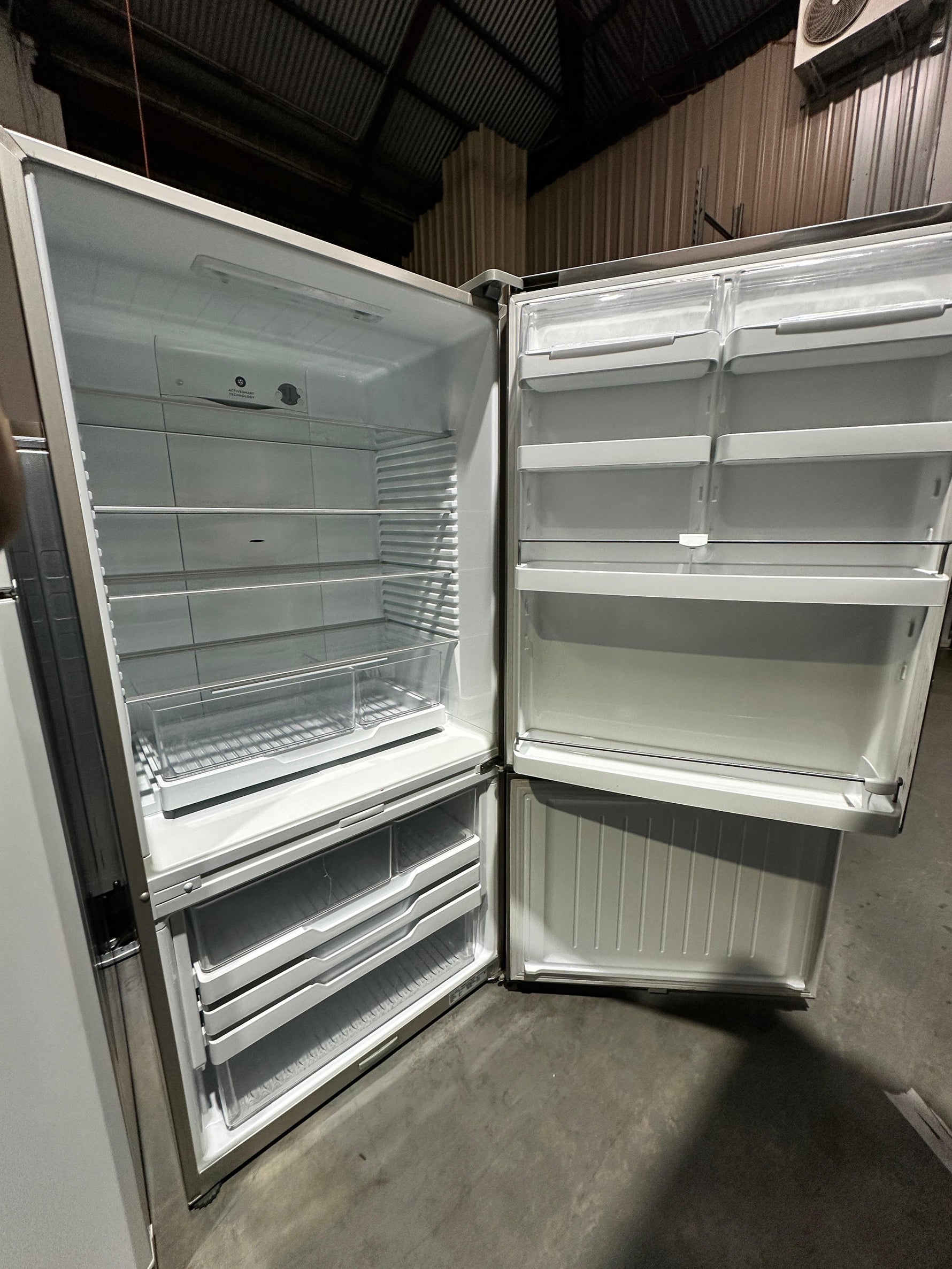 Fisher & Paykel 519L Bottom Mount Fridge Freezer – Refurbished