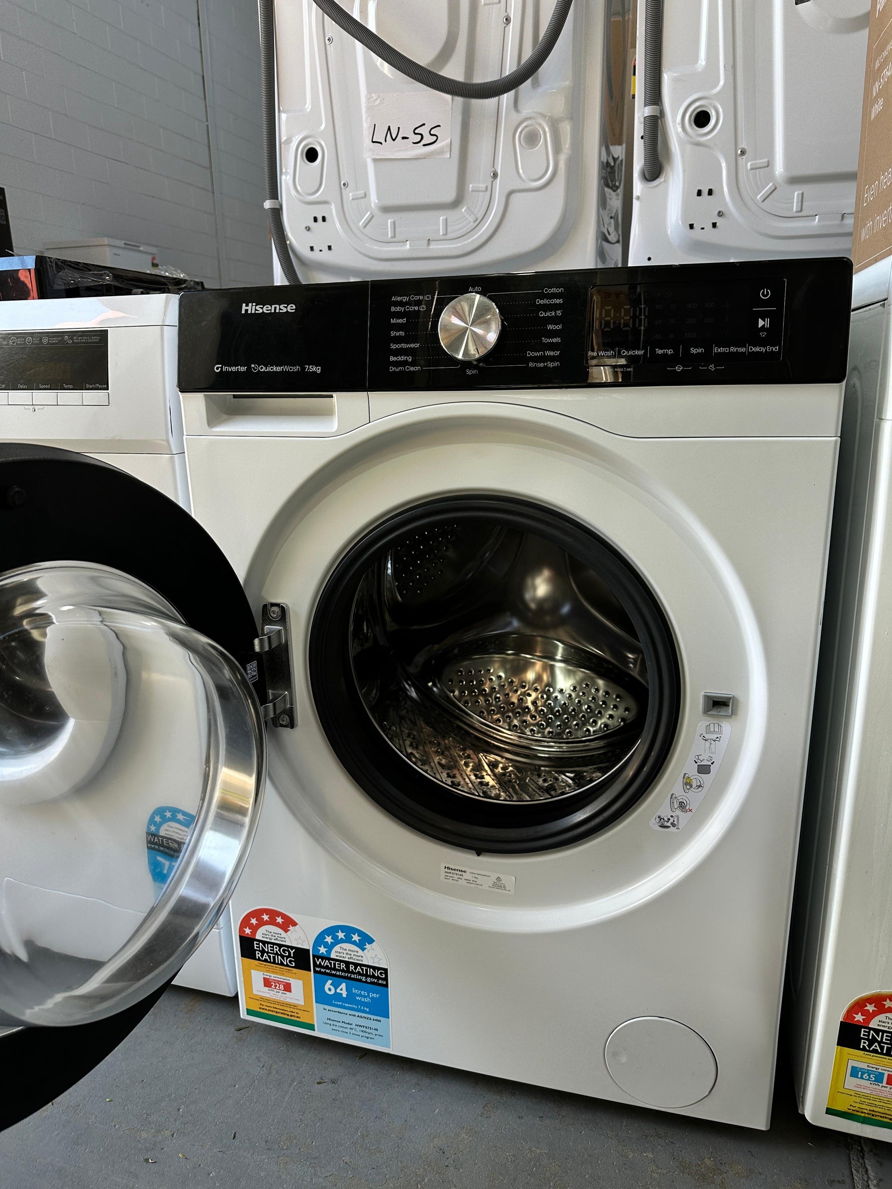 Near New Hisense 7.5kg Front Load Washing Machine | ADELAIDE