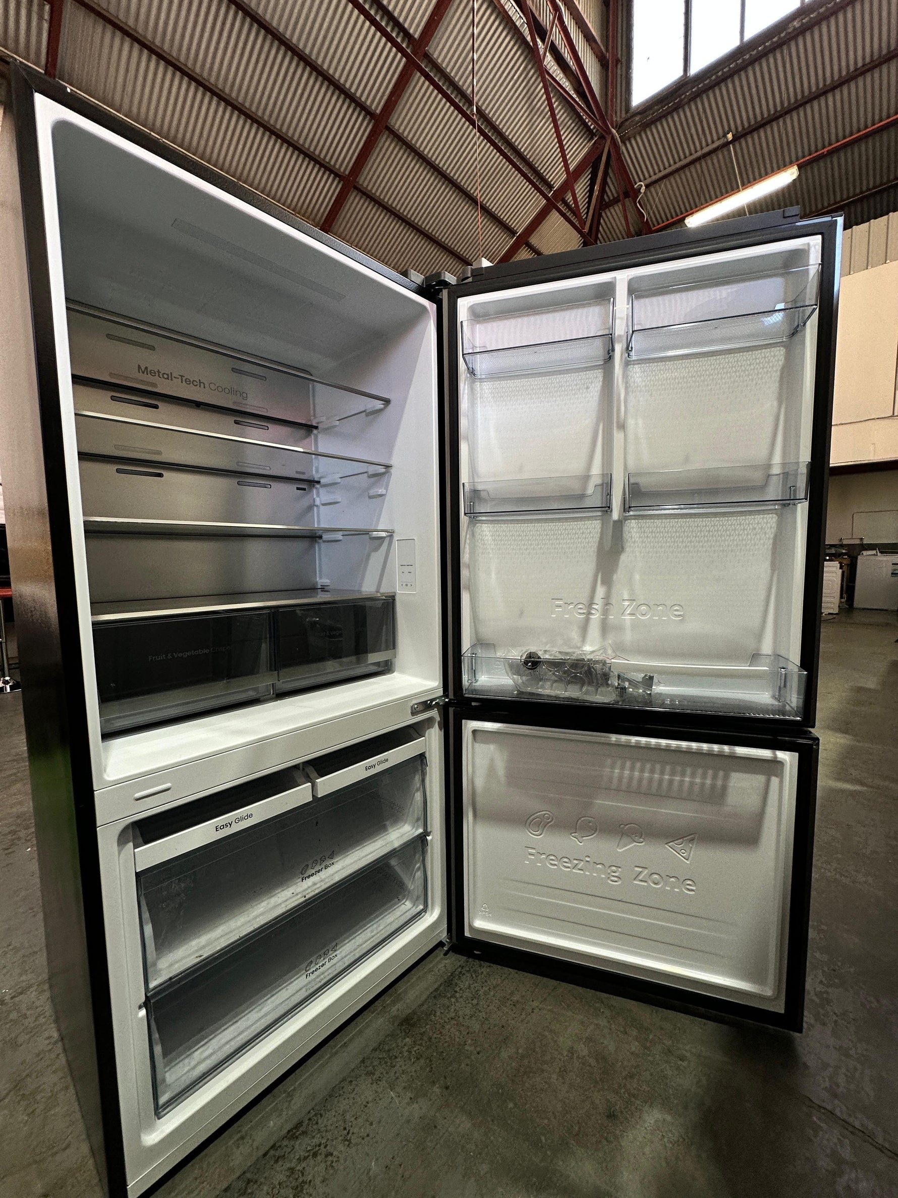Refurbished Hisense 503L Eco Vision Bottom Mount Fridge Freezer | ADELAIDE
