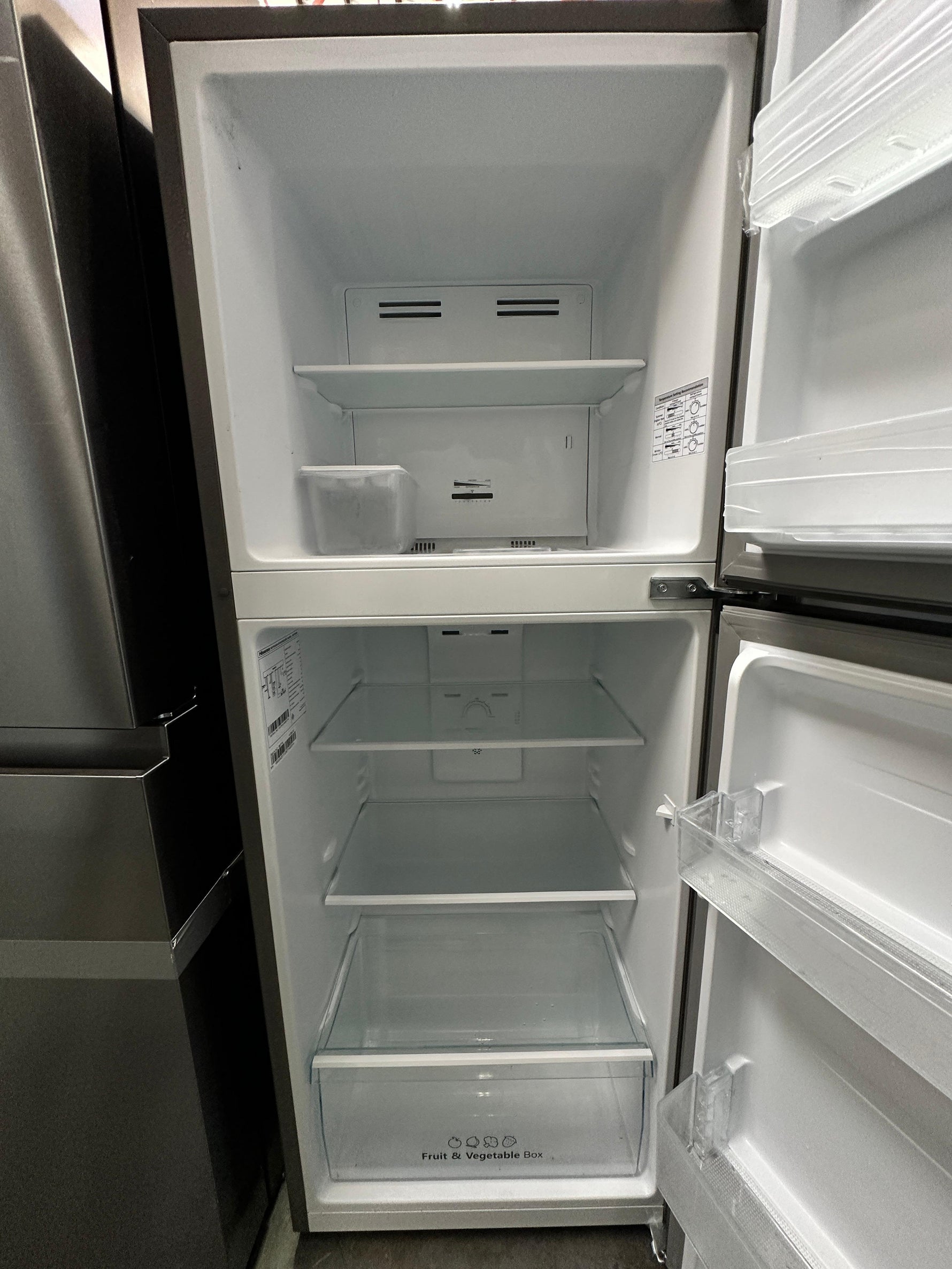 Refurbished Hisense 205L Top Mount Fridge Freezer | ADELAIDE