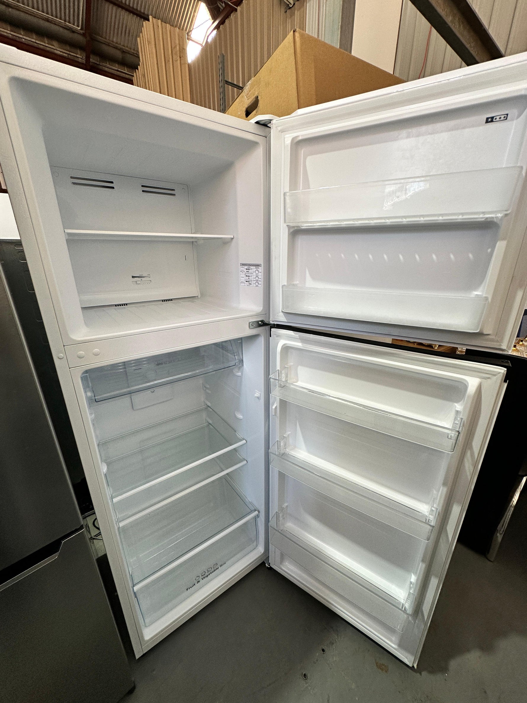 Refurbished Hisense 326L Top Mount Fridge Freezer | ADELAIDE