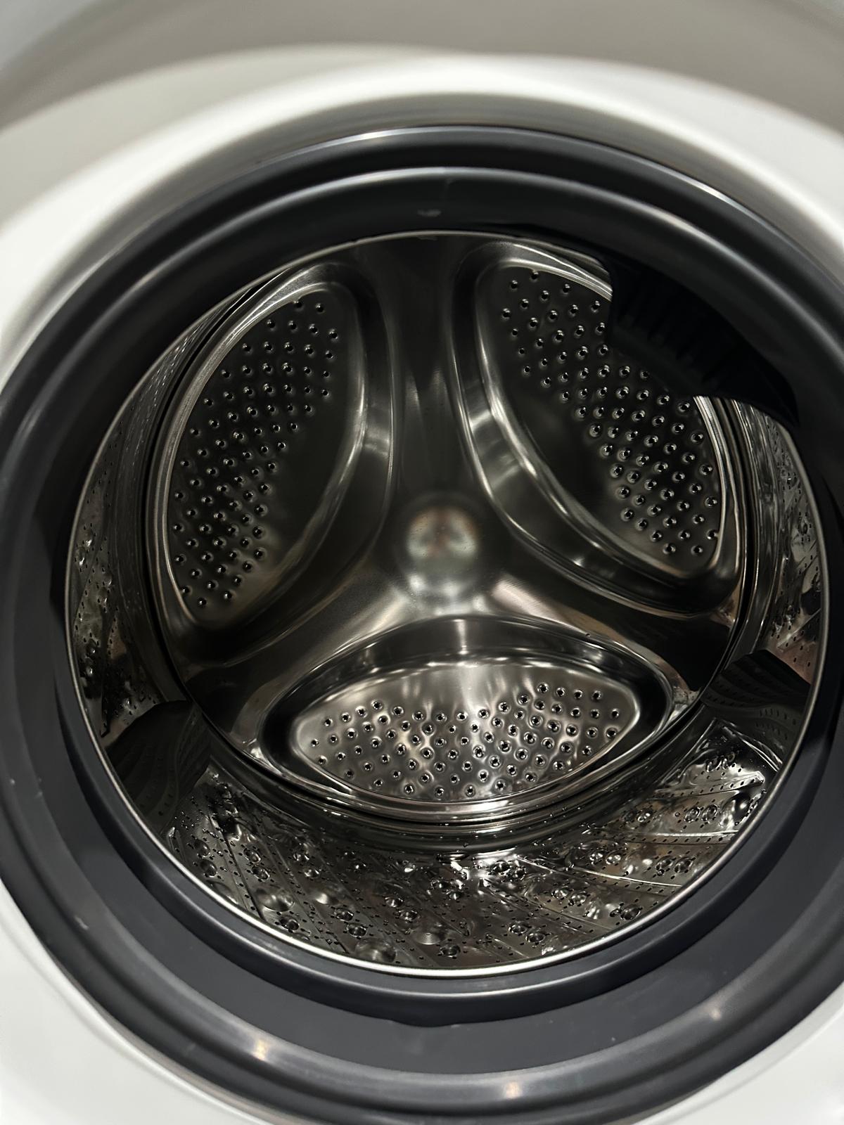 Near New Hisense 8.5kg Front Load Washing Machine | ADELAIDE