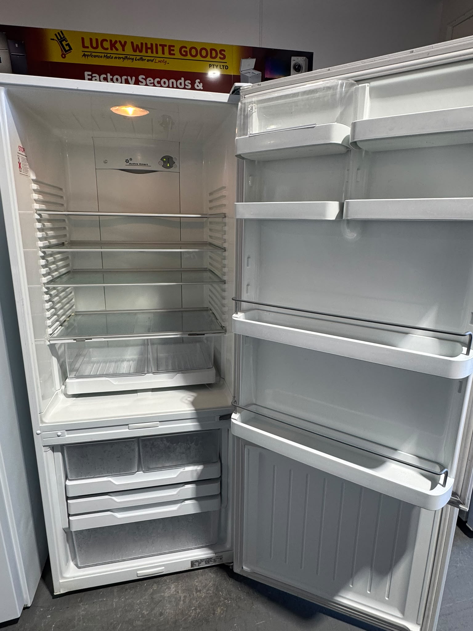Refurbished Fisher & Paykel 442L Bottom Mount Fridge Freezer | PERTH
