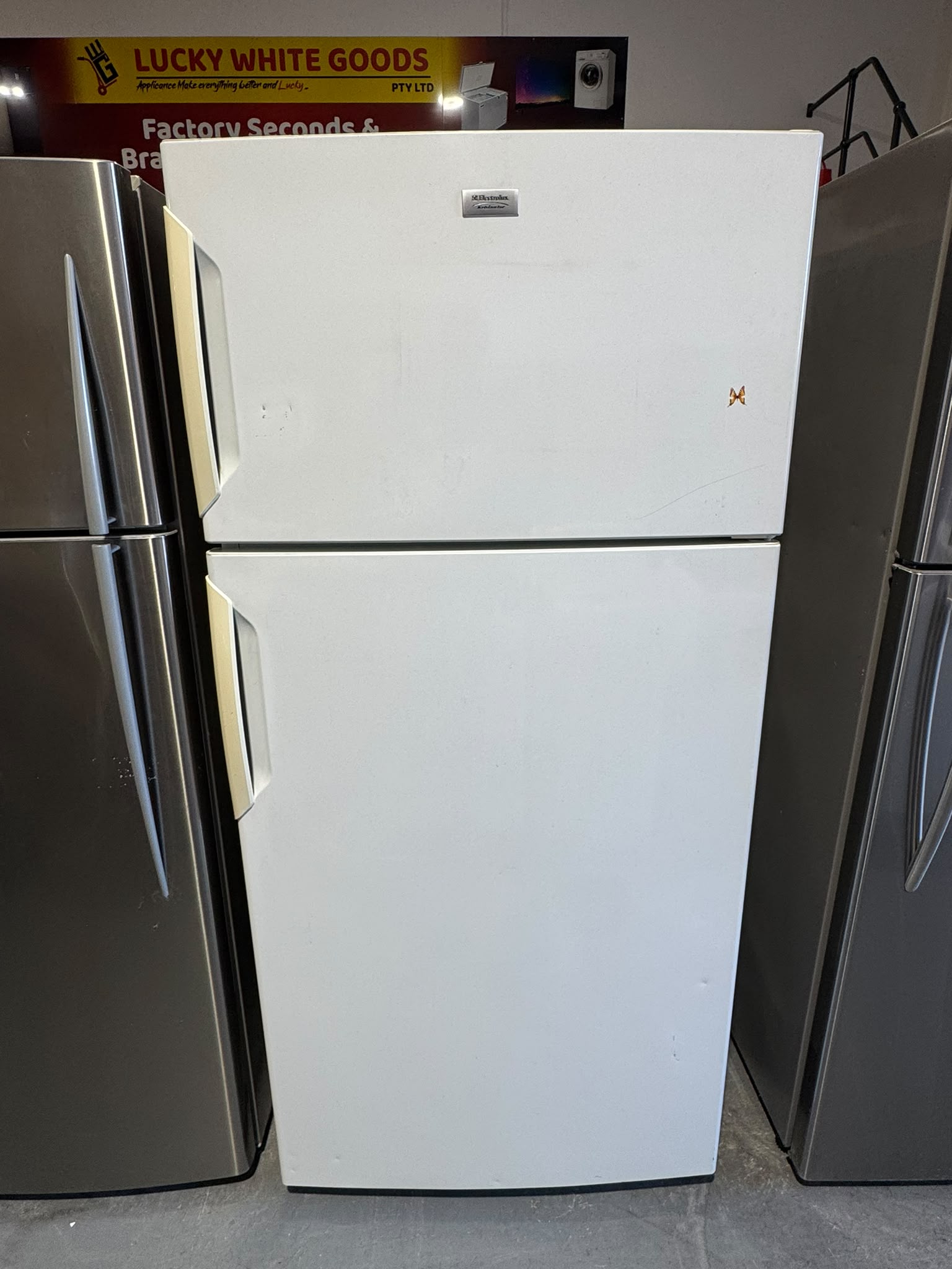Refurbished Electrolux 517L Top Mount Fridge Freezer | PERTH