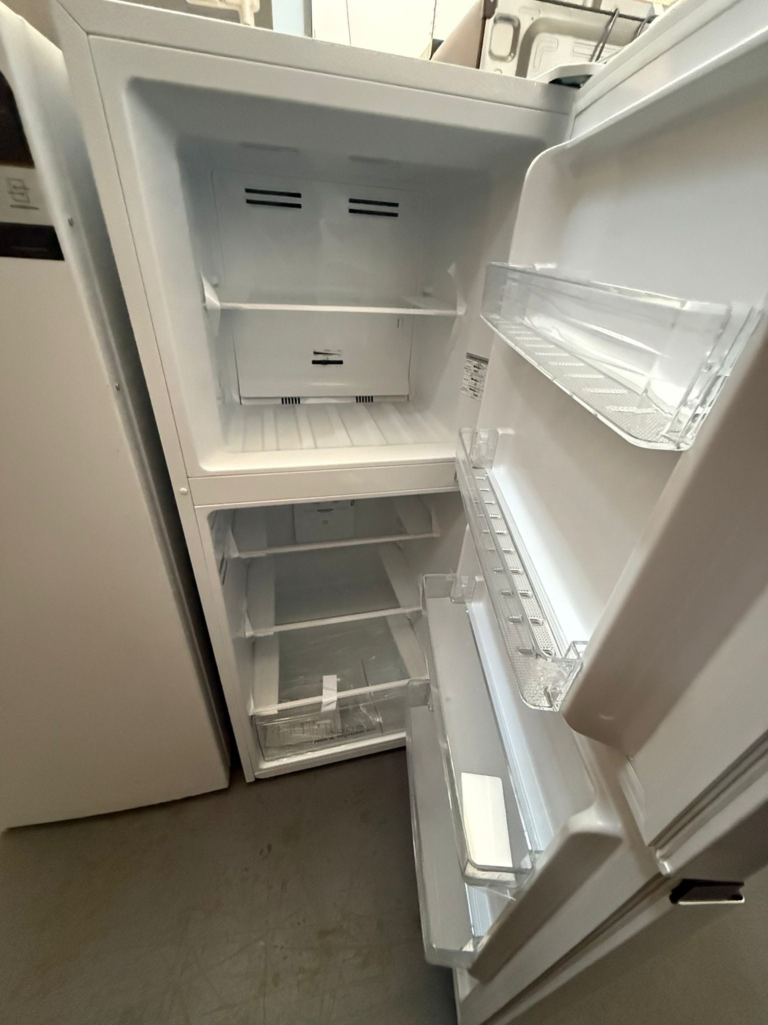 Factory Second Hisense 205 L Fridge Freezer | ADELAIDE