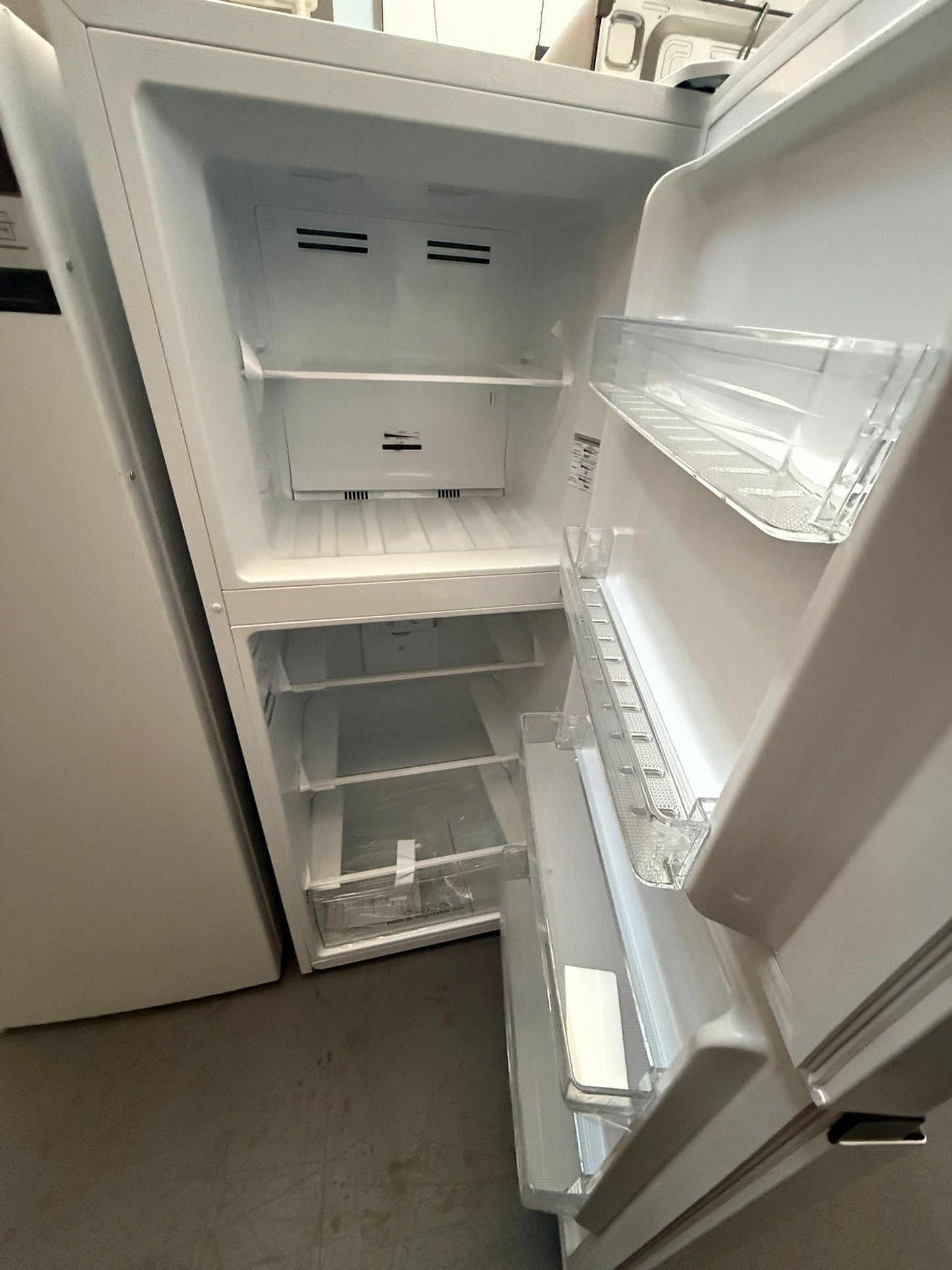 Factory Second Hisense 205 L Fridge Freezer | ADELAIDE