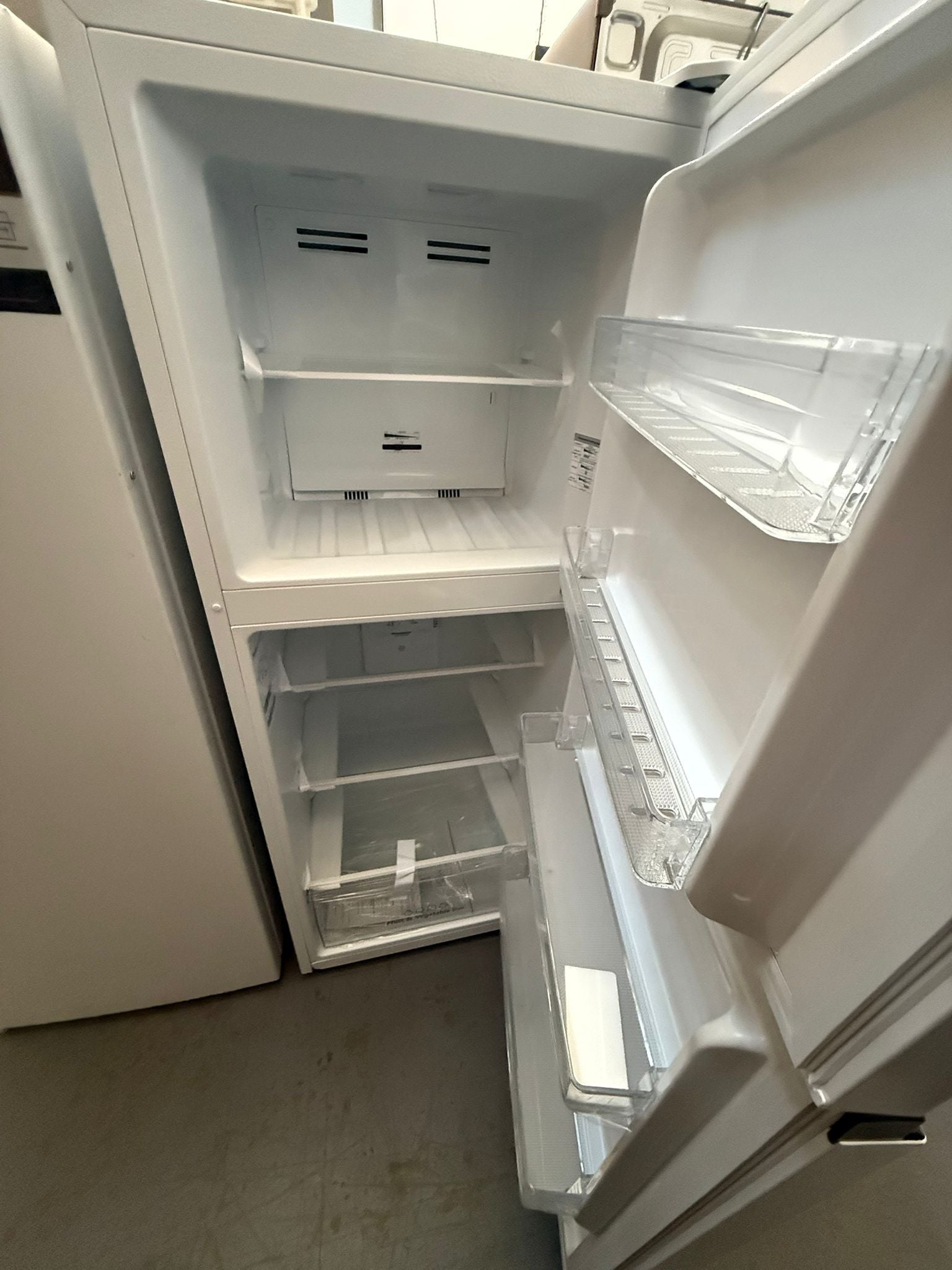 Factory Second Hisense 205 L Fridge Freezer | ADELAIDE