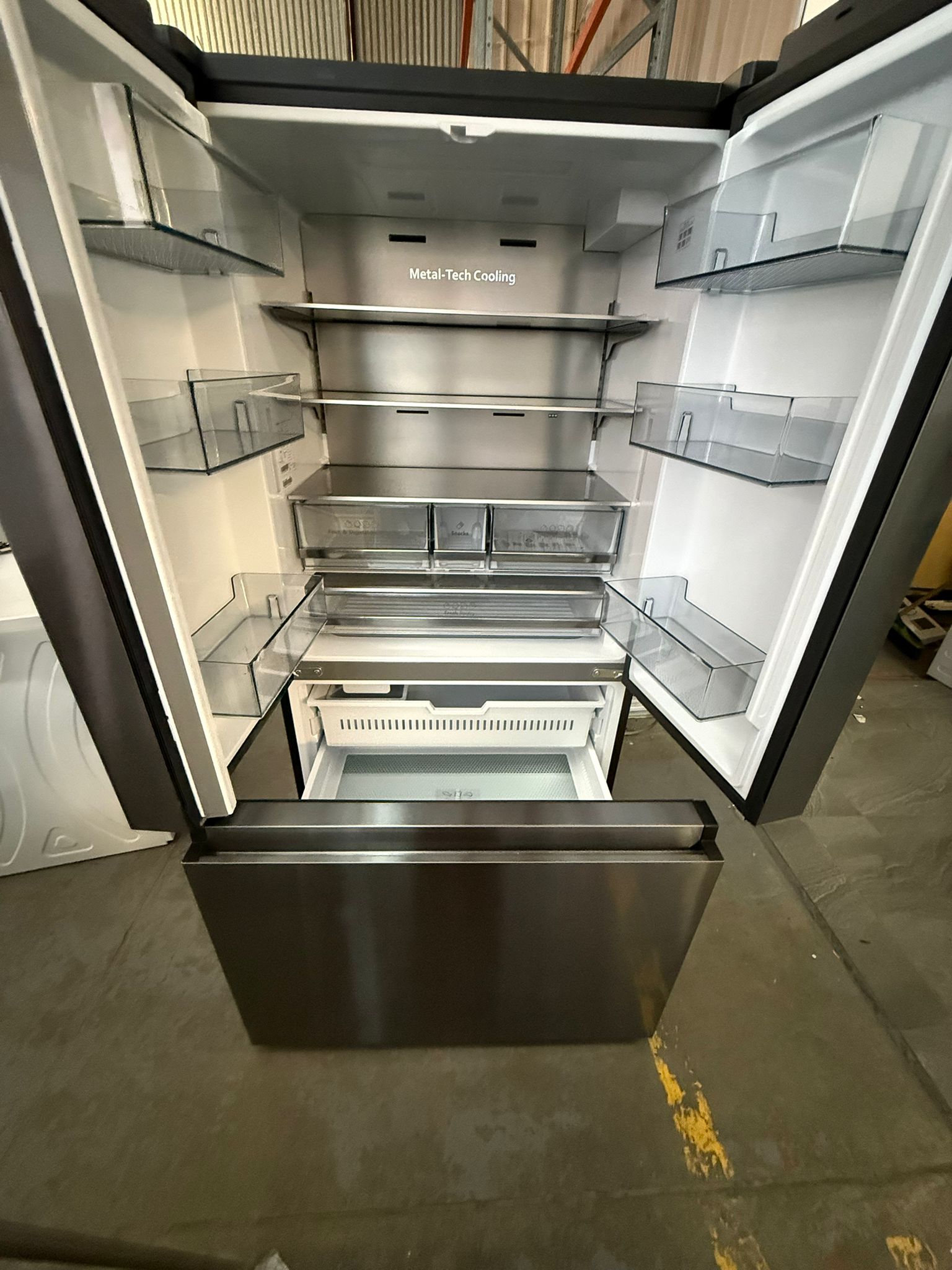 Refurbished Hisense 634 L French Door Fridge Freezer | ADELAIDE