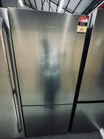 Hisense 417L Bottom Mount Fridge Freezer – Near New | ADELAIDE