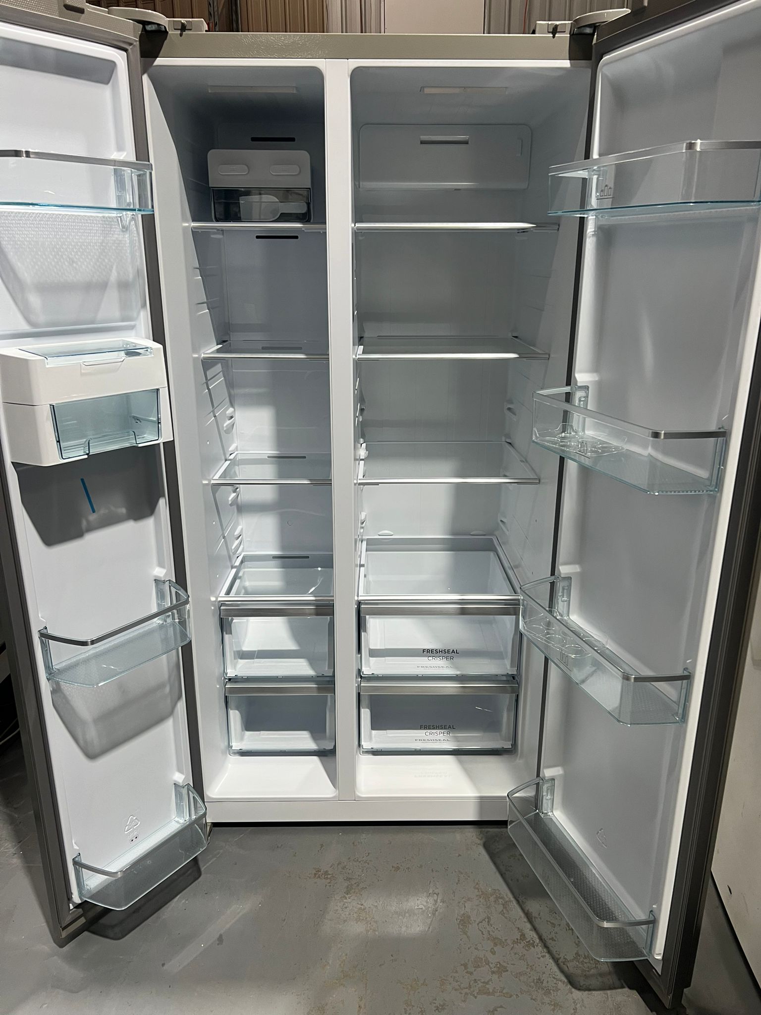 Factory Seconds Westinghouse 624 L Side by Side Fridge Freezer – WSE6630SA