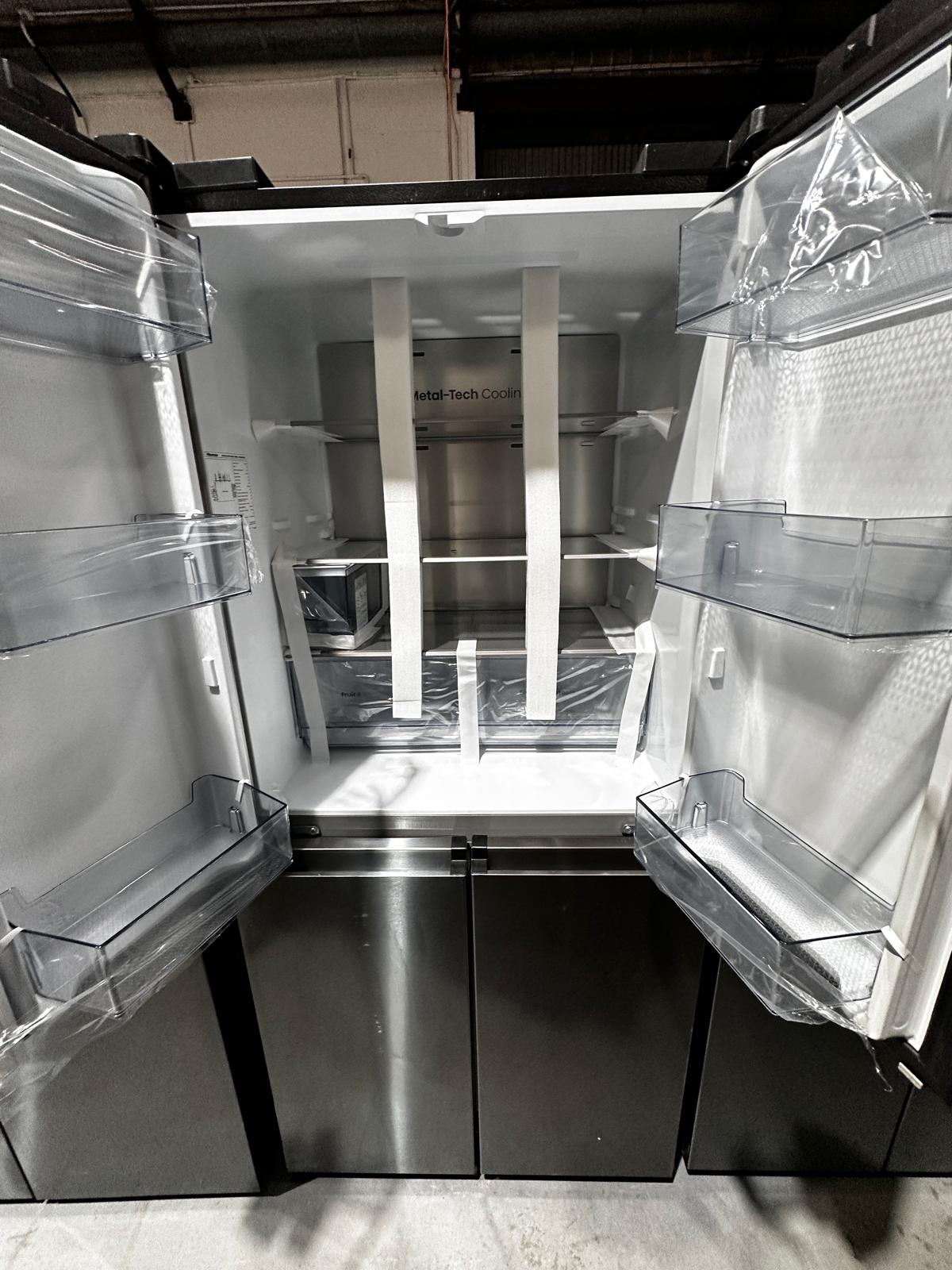 Hisense 483L Quad Door Fridge Freezer HRCd483TBW – Factory Seconds Dark Finish | ADELAIDE