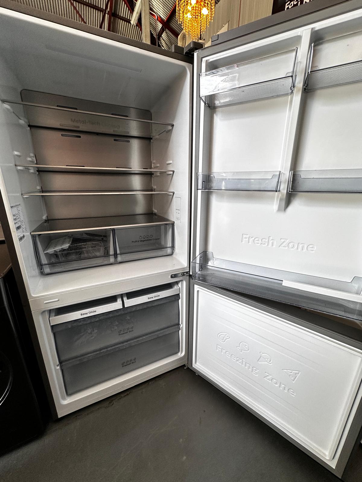 Hisense 503L Bottom Mount Fridge Freezer HRBM503S – LG 9kg Front Load Washer WV9-1609B – Near to New – Combo | ADELAIDE