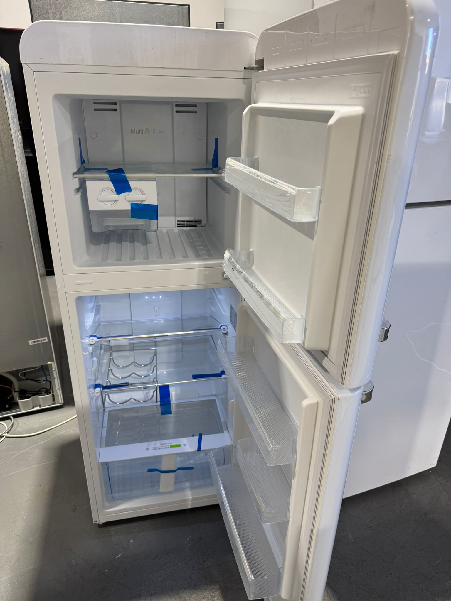 CHiQ 202L Retro Style Top Mount Fridge Freezer – Factory Seconds | PERTH