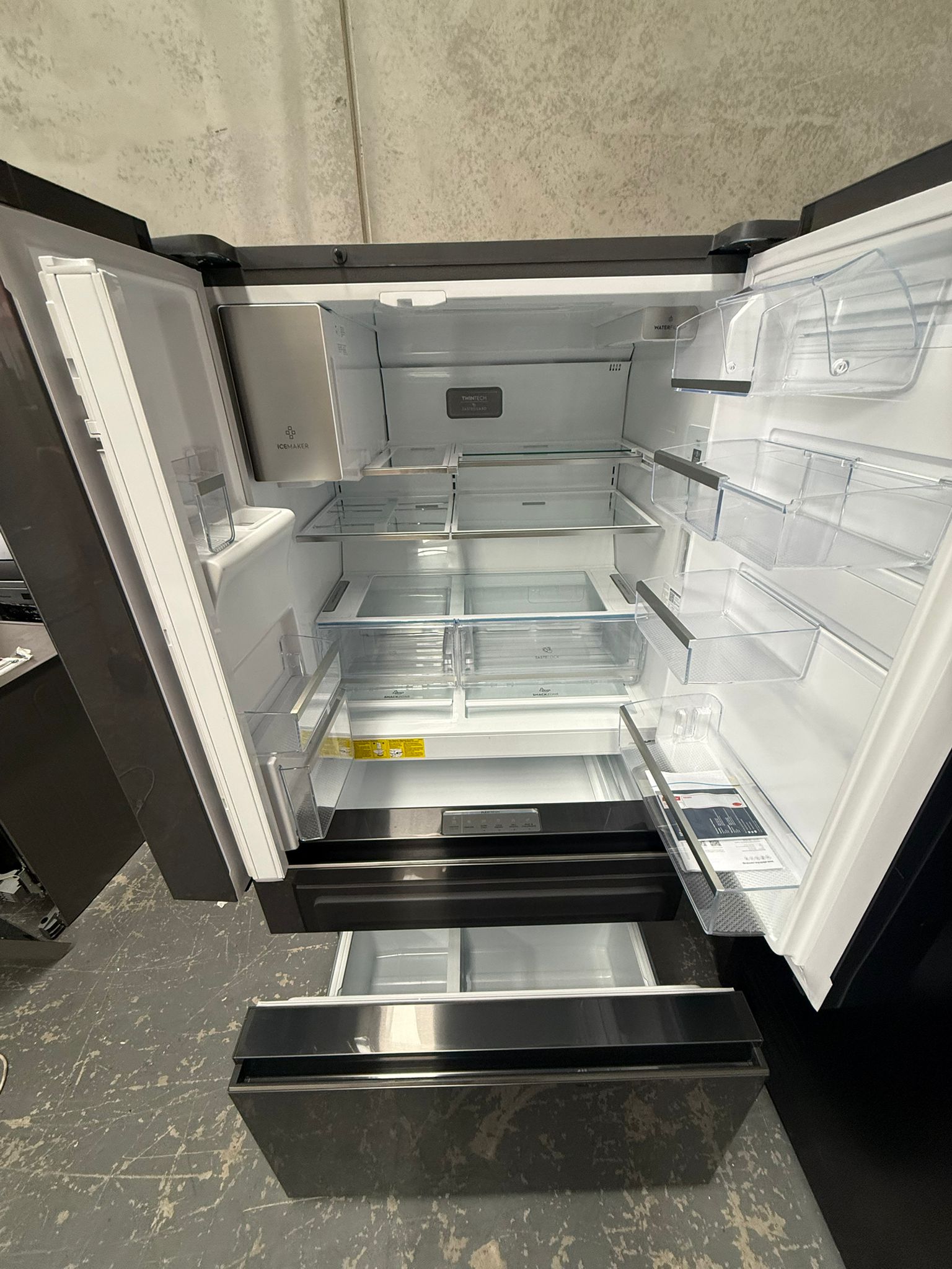 Electrolux 609L French Door Refrigerator – EHE6899BA – Like New | MELBOURNE