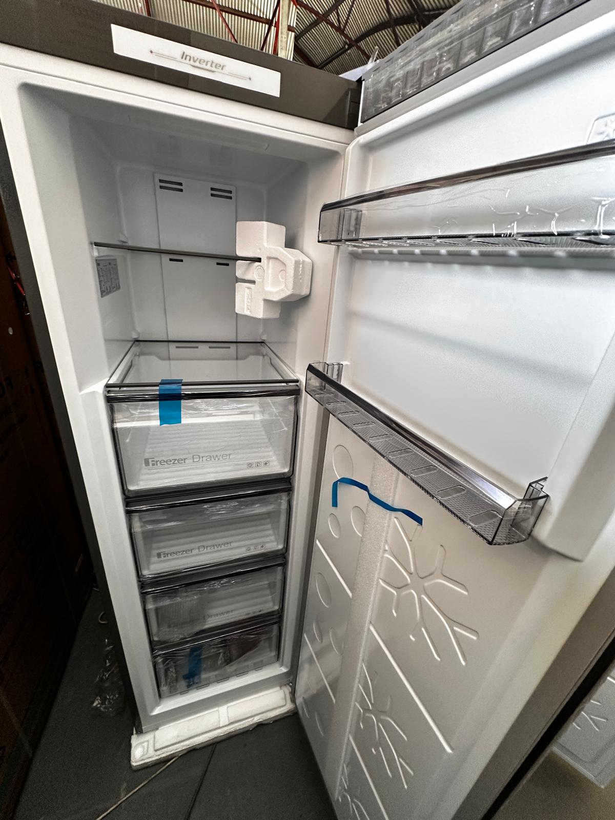 CHiQ 206L Vertical Hybrid Fridge Freezer CSH205NSS – CHiQ 206L Vertical Hybrid Fridge Freezer CSH206NW – Factory Seconds – Combo | ADELAIDE