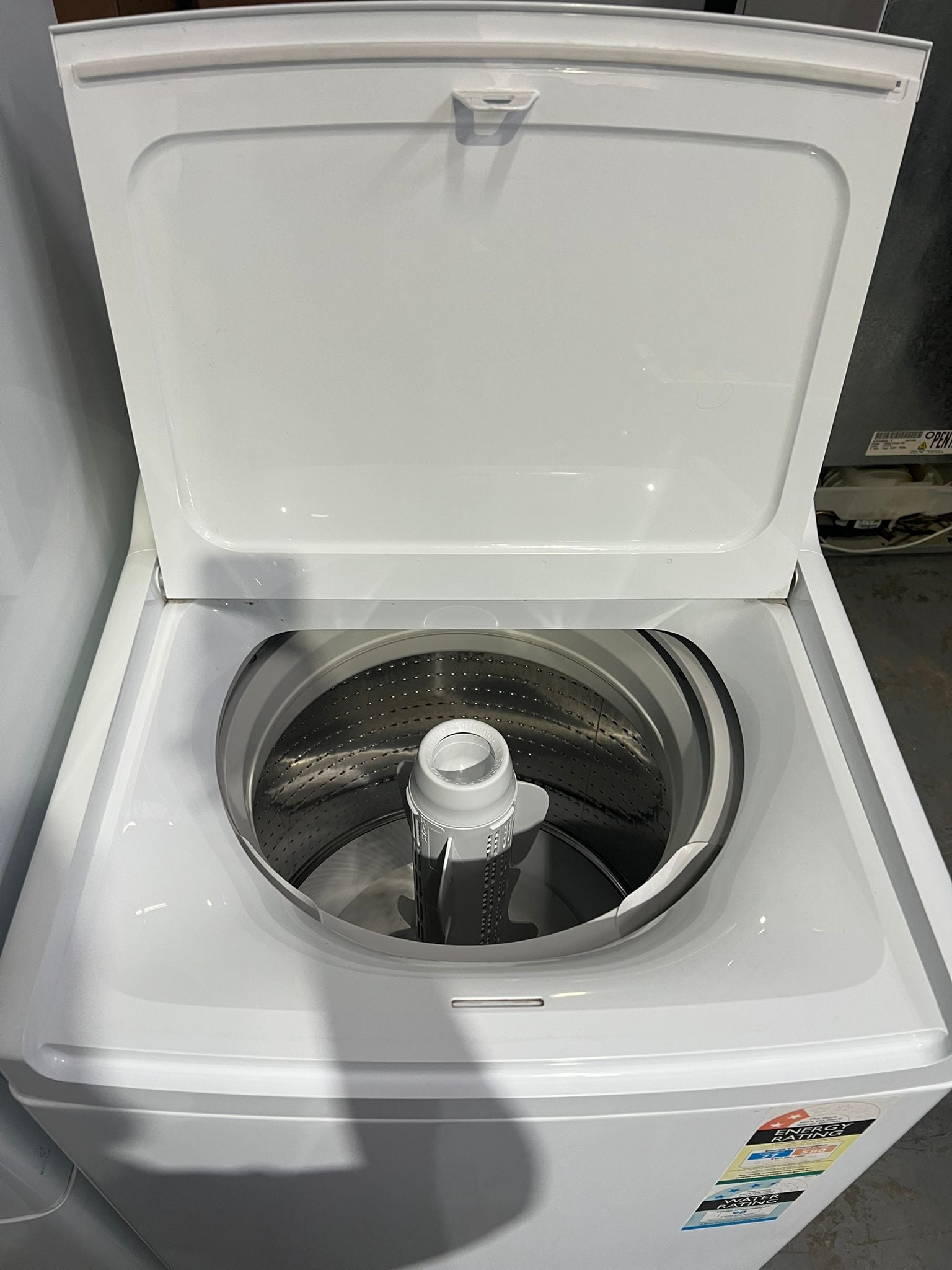 Refurbished Fisher&Paykel 519 Litres Fridge and 8 Kgs Washer