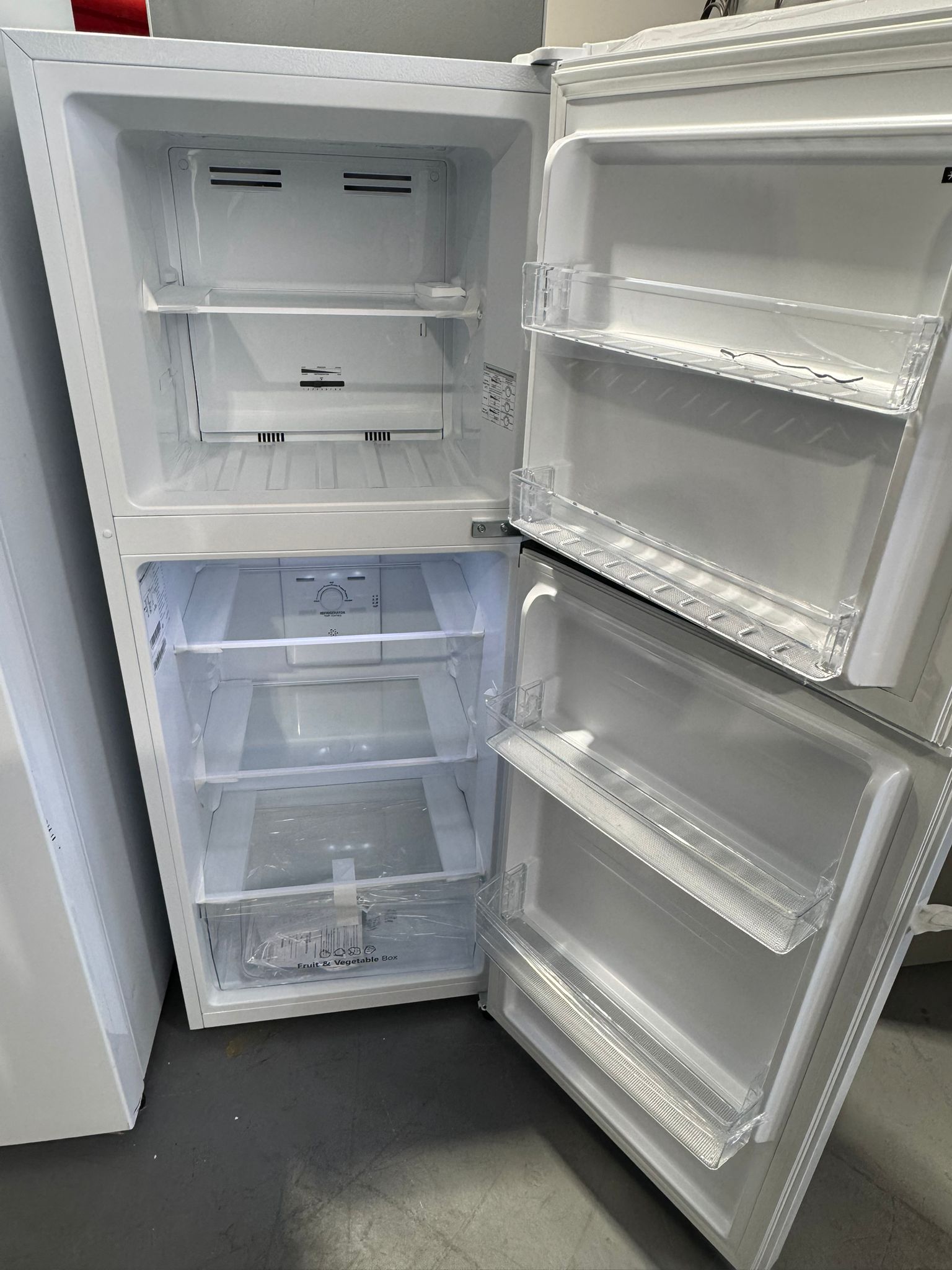 Factory Second – Hisense HRTF206 205L Top Mount Refrigerator | PERTH