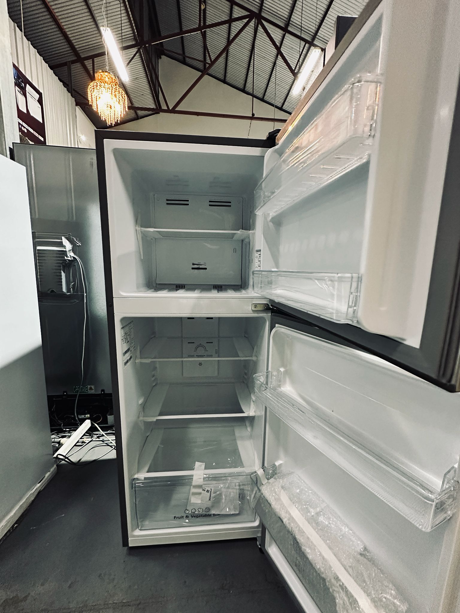 Hisense 205L Top Mount Fridge Freezer – Factory Seconds | ADELAIDE