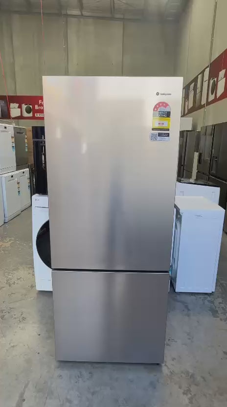 Westinghouse 425L Bottom Mount Refrigerator – Factory Second