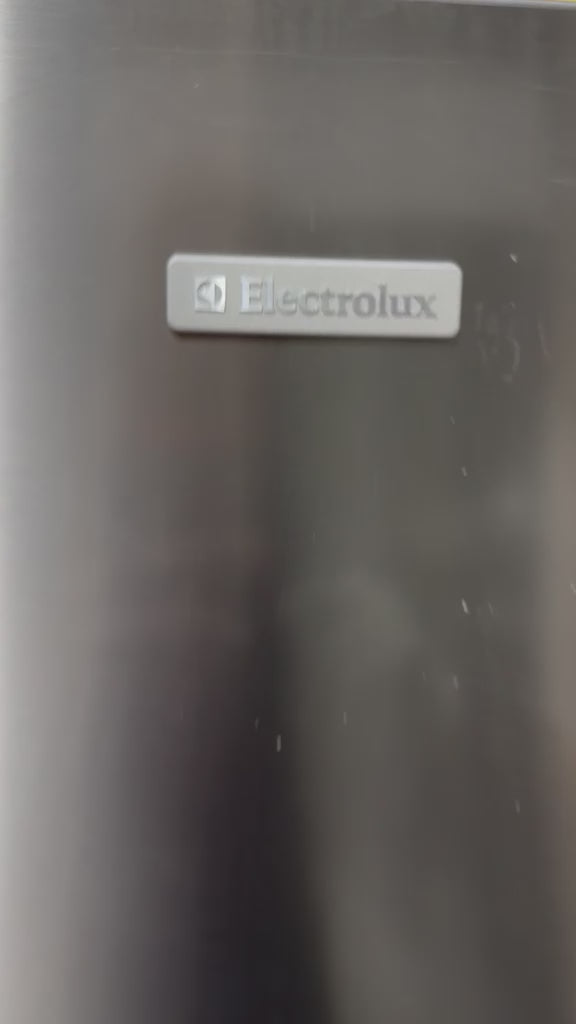 Refurbished Electrolux 510L Fridge + Stirling 8kg Washing Machine Combo